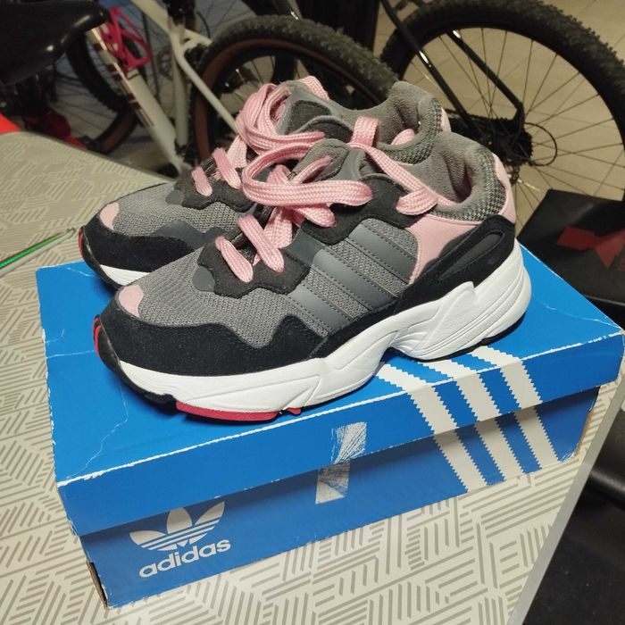 Детски маратонки Adidas 35 1/2