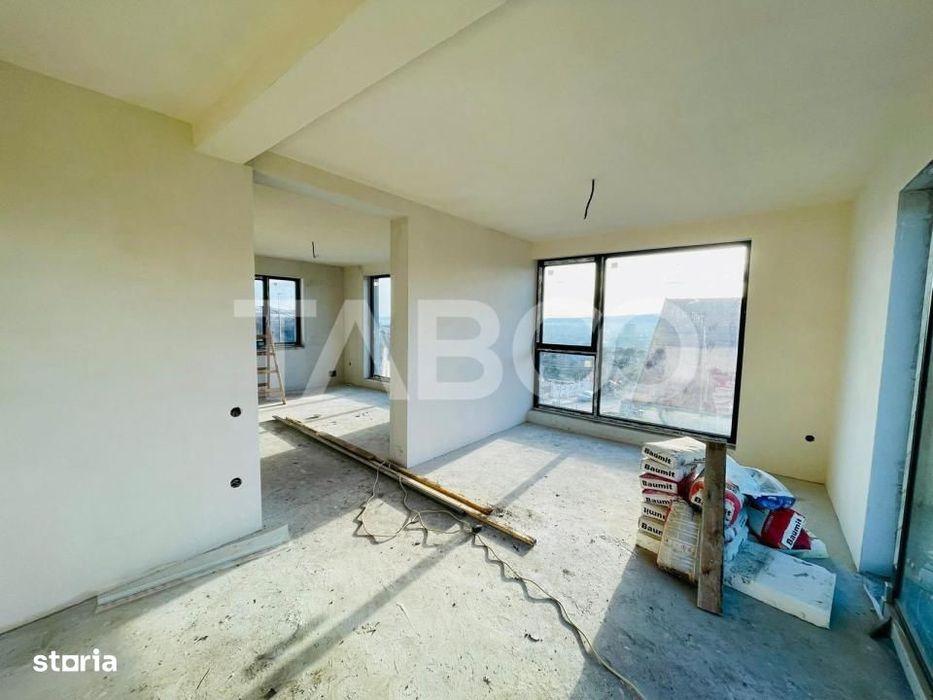 Duplex cu 2 garaje semifinisat de vanzare cartierul Dambul Rotund