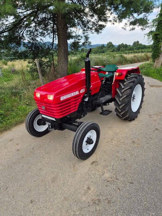 Tractor Universal 453 de Brașov