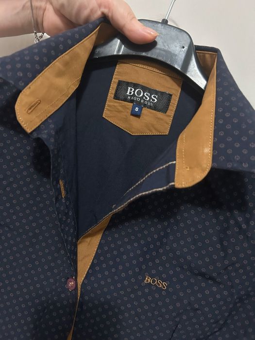Hugo Boss, cămașă.