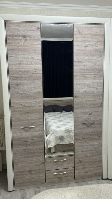 Продам шкаф угловой