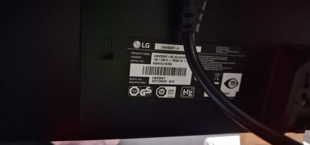 Професионален LG Монитор 24"