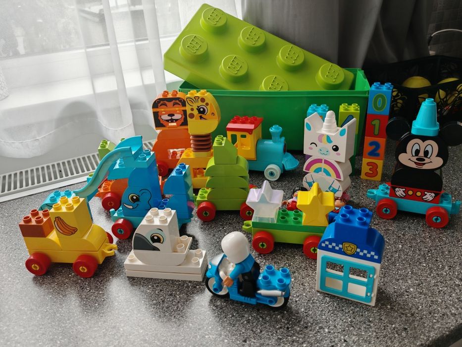 Vând lego Duplo + cutie depozitare