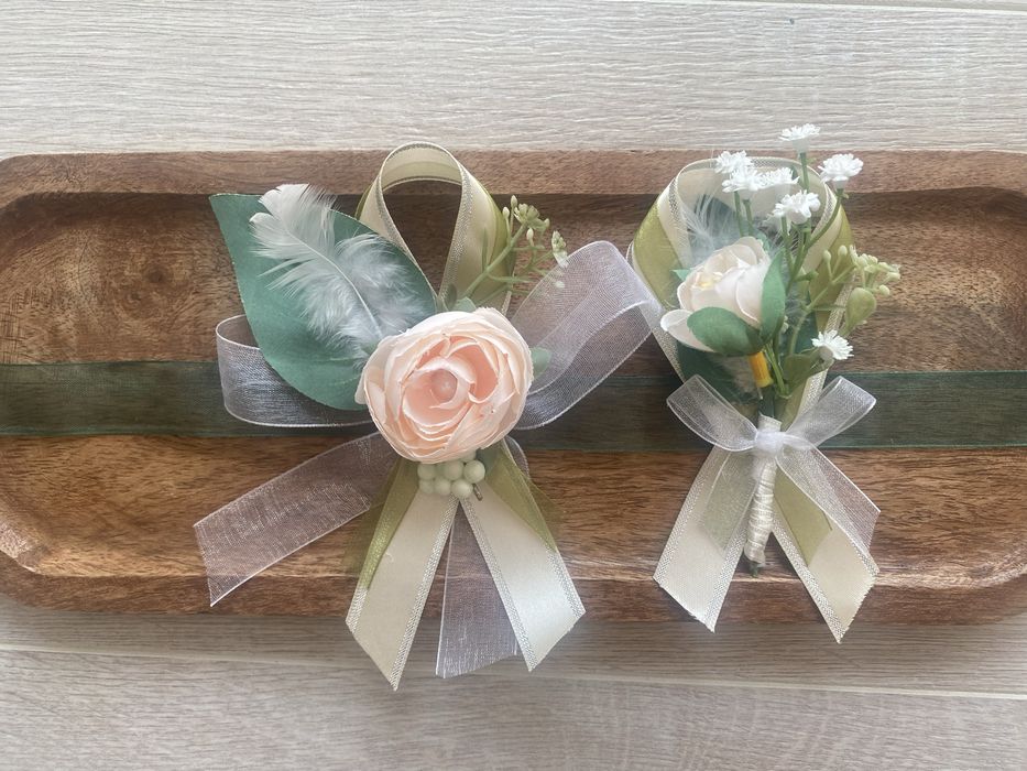 Сватбени гривни и бутониери! Доза цвят за най-щастливия Ви ден!