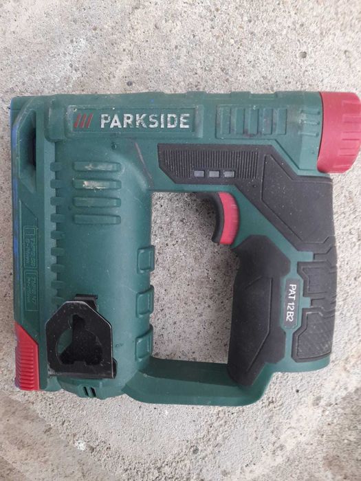 Capsator autofiltanta, percutor