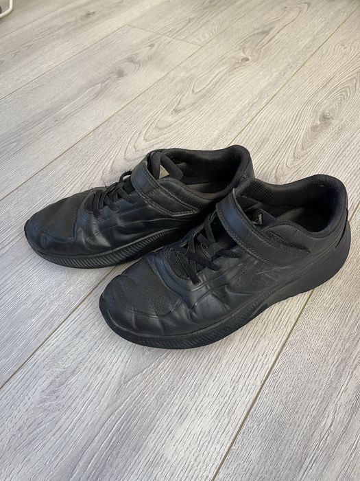 Продам кроссовки на мальчика или девочку, р.38