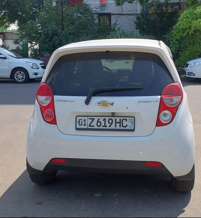 Spark 2016 xolati yaxshi gaz baloni bor