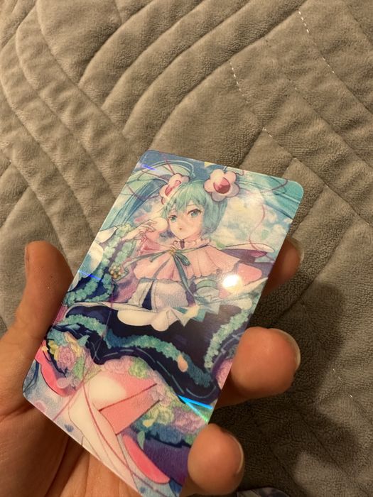 Брелок и беджик