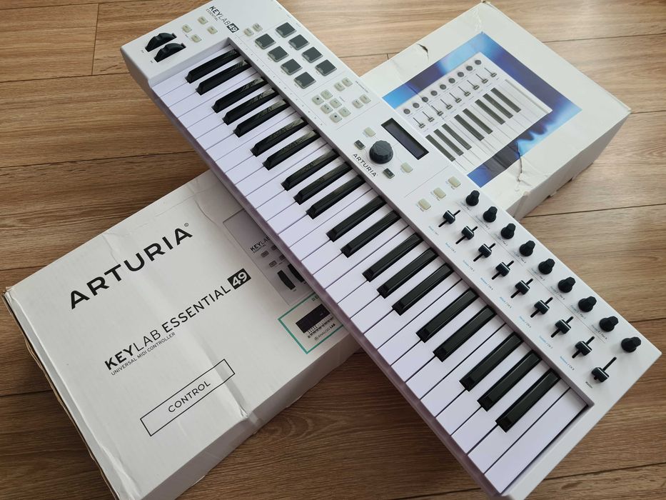 Arturia KeyLab Essential 49 mk3 Миди клавиатура