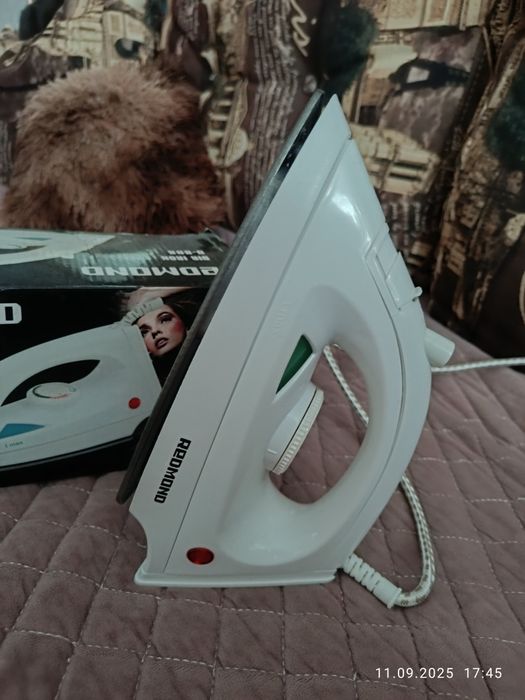 Продам утюг маленький