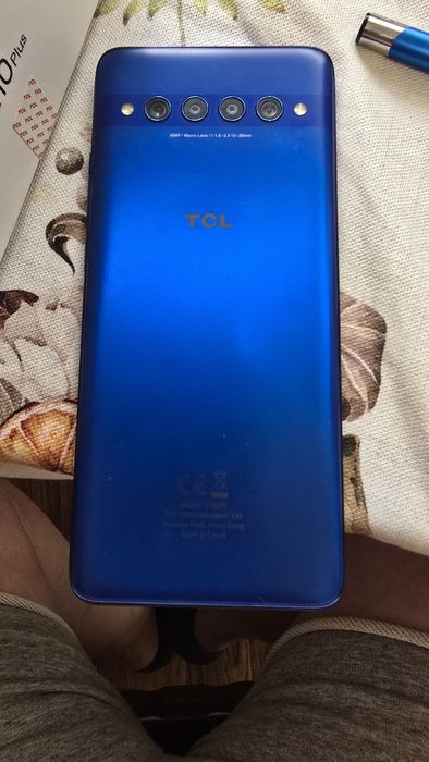 Телефон TCL 10 plus