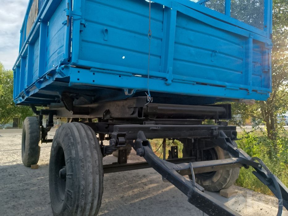 Traktor prisep trashka