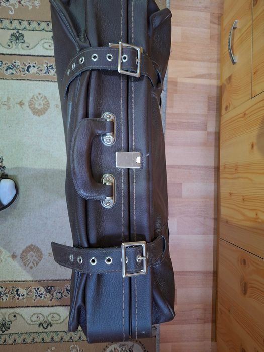 Чемодан Советский. Крепкий и вместительный.