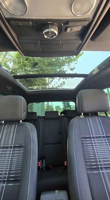 Volkswagen Tiguan Lounge 2.0 TDI 140 CP DSG 4Motion – 160.000 km – Panoramic – Park Assist – 2 seturi roți + cort Overlander