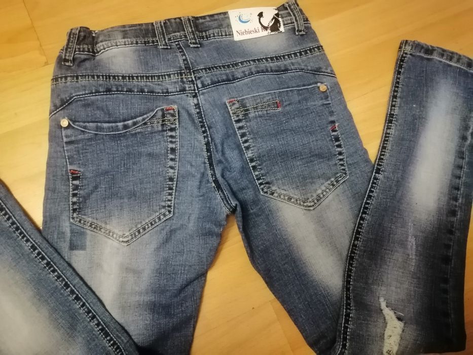 Дънки за момче от 10 до 12 г 10лв бр