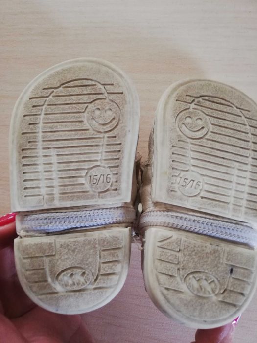 Буйки Колев и Колев и пантофи тип чорап