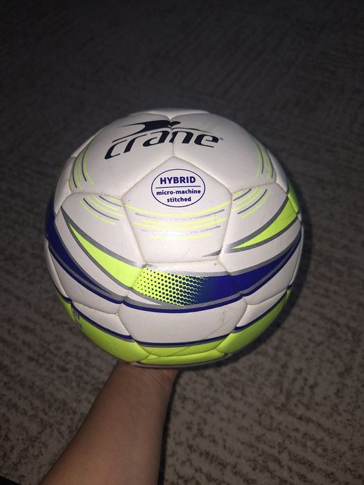 Minge fotbal Crane.