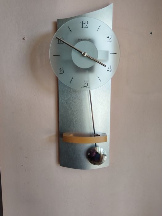 Оригинален немски стенен часовник Hermle, Made in Germany, кварцов механизъм,