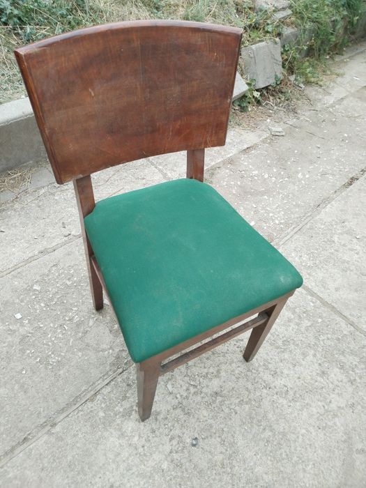 Маса от масивно дърво и столове