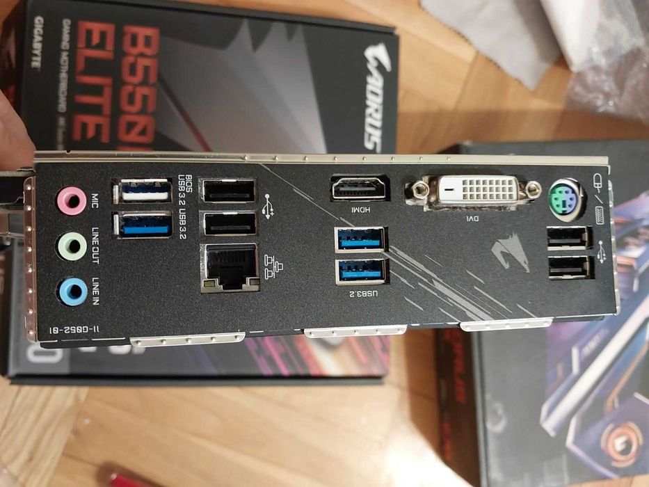 AMD Ryzen 9 5900X + Gigabyte B550M Aorus Elite