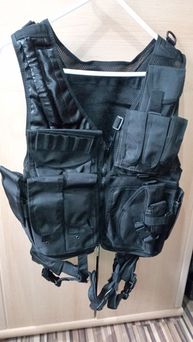 Тактическа жилетка