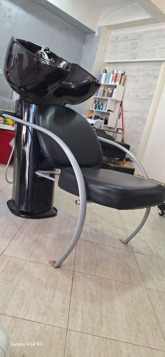 Фризьорска измивна колона