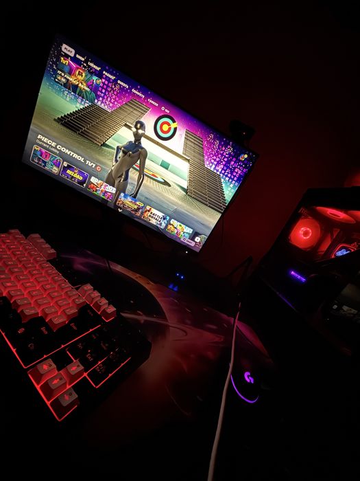tastatură mecanică gaming ,led,fara switch-uri