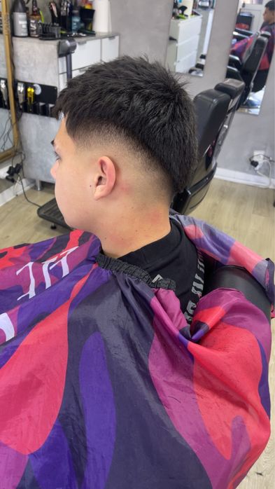 Cauti frizer si nu gasesti contacteaza-ma