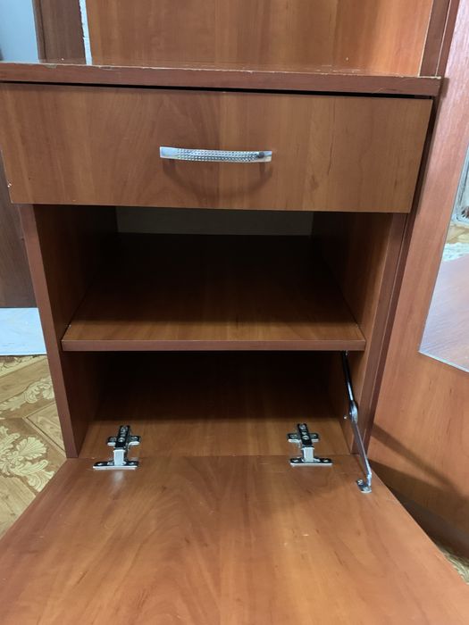 Продается угловая прихожая