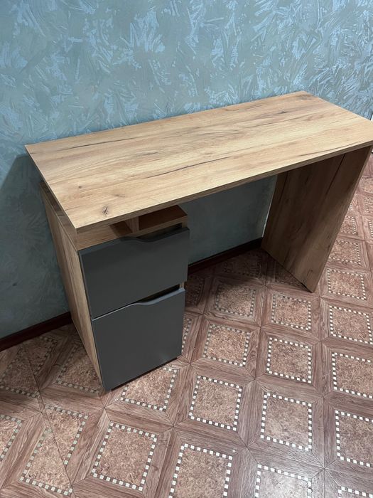 Продается письменный стол