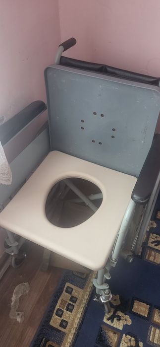 Продам инвалидную коляску