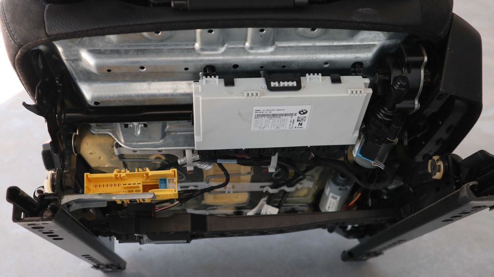 Предни М-спорт седалки БМВ Ф20 Ф30 Ф36 Алкантара