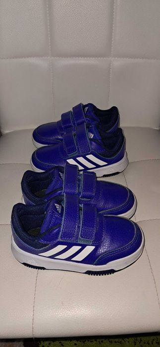 Детски кожени маратонки Адидас номер 24