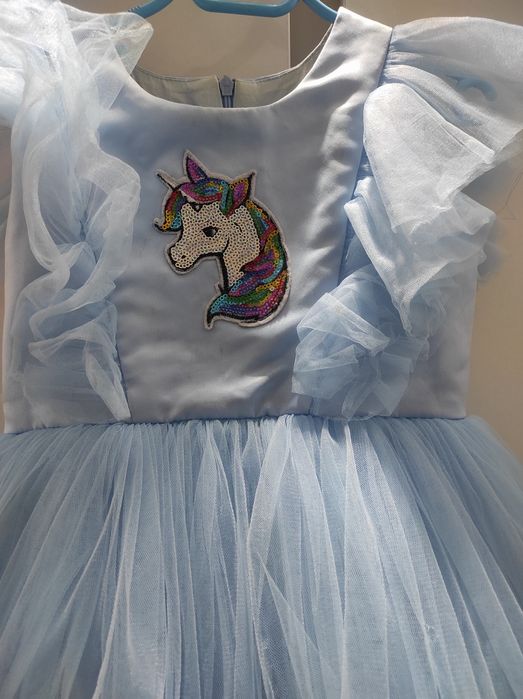 Нарядное платья детское