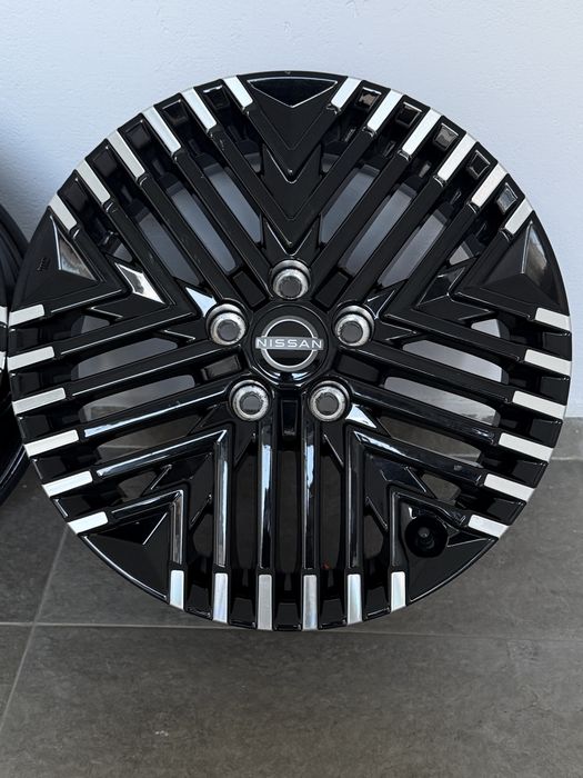 17” Оригинални джанти Nissan Juk Juke Qashqai 5x114.3 6.5J Et 45