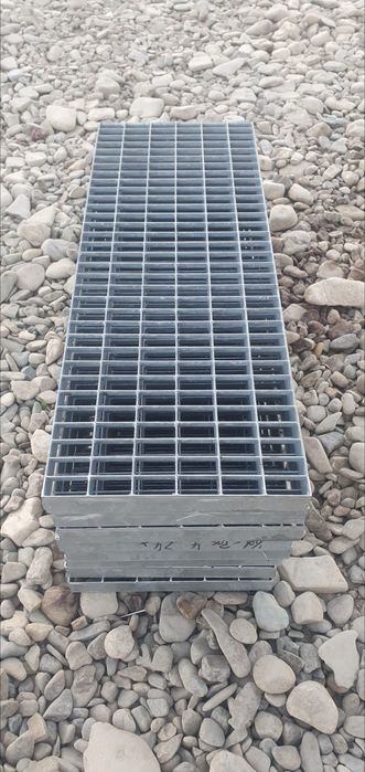 Trepte zincate 80x23cm