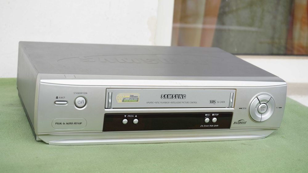 Video recorder VHS marca Samsung model SV-240X