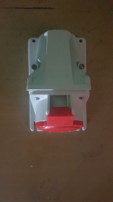 Priza NOUA trifazat 380 32A