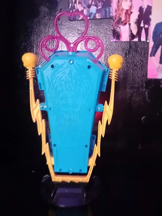 Monster high freaky fusion frankie recharge station