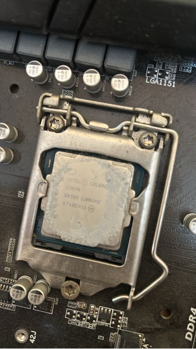 H110-d3a placa de baza cu procesor