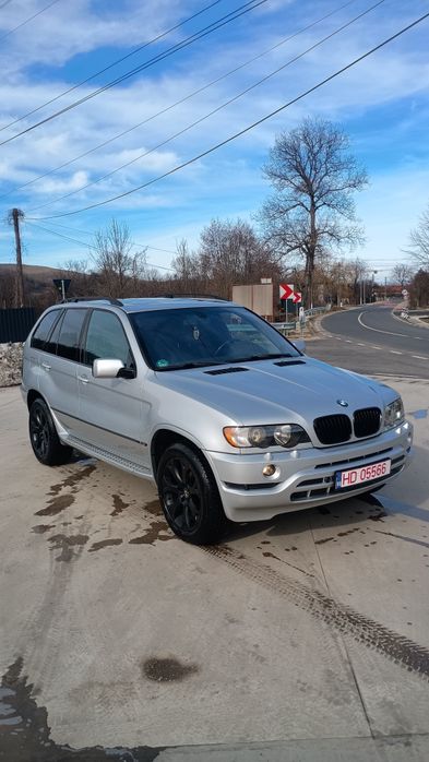 BMW X5 4.4i 286 cai