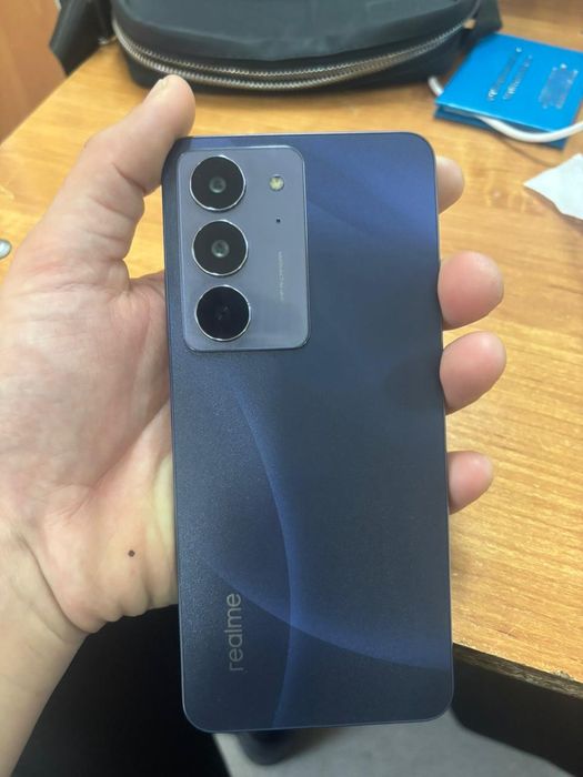 realme C75s почти новый