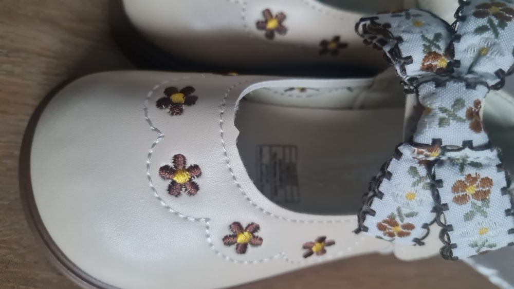 Pantofiori noi nr 24