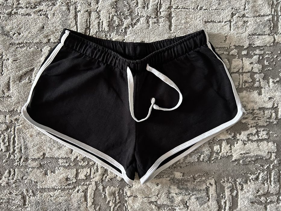 Pantaloni scurti