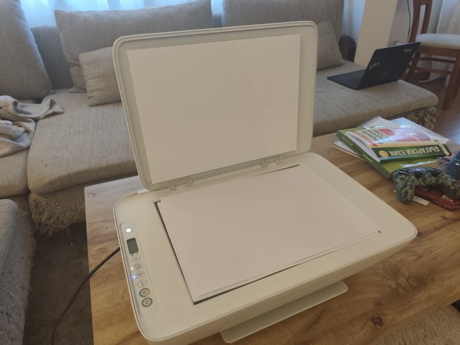 Принтер и скенер  HP DeskJet 2700