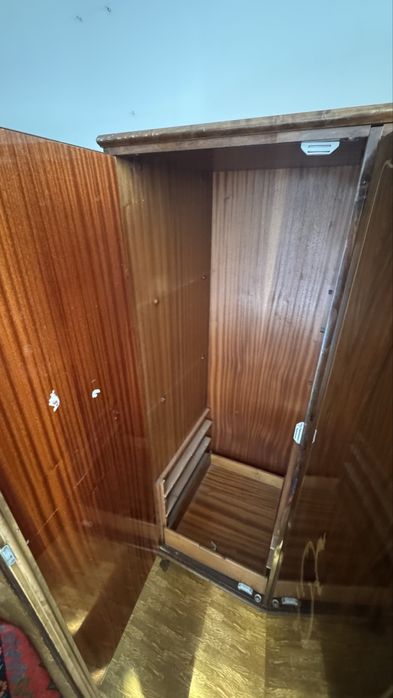 Шкаф красное дерево гардеробный