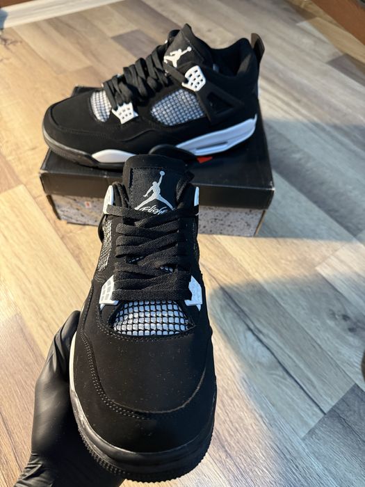 Jordan 4 White Thunder, urgent!