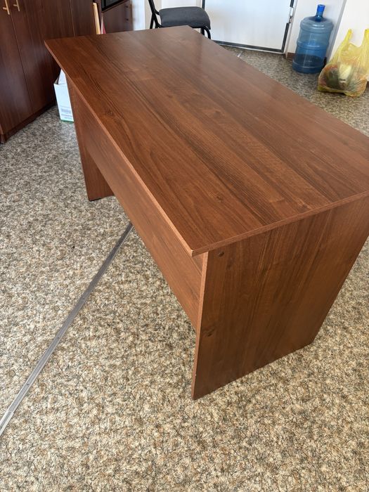 Продам офисный стол 120х60х75 (ДхШхВ)