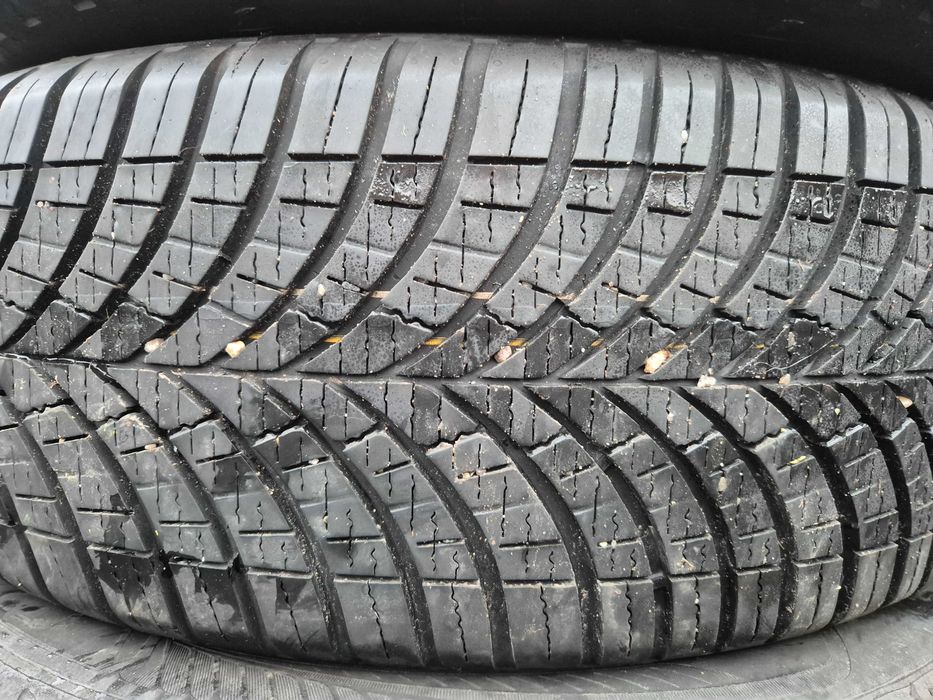 Anvelope VARA IARNA 4Sezoane 215/60/17 - GoodYear APP NOI DOT 2023