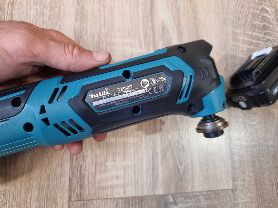 Multifunctionala Makita TM30D Acumulator 12V Multitool Multicutter